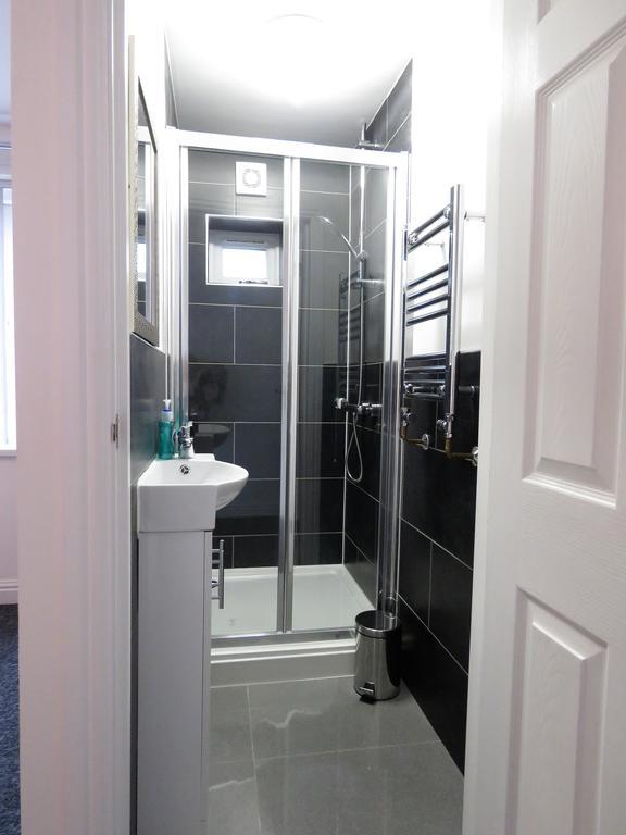 Staynec Moat House Birmingham - For Company, Contractor And Leisure Stays - Nec, Hs2, Jlr, Airport Exterior photo